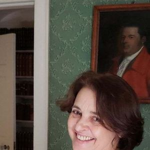 Meet your Posher, Senhorinha mônica